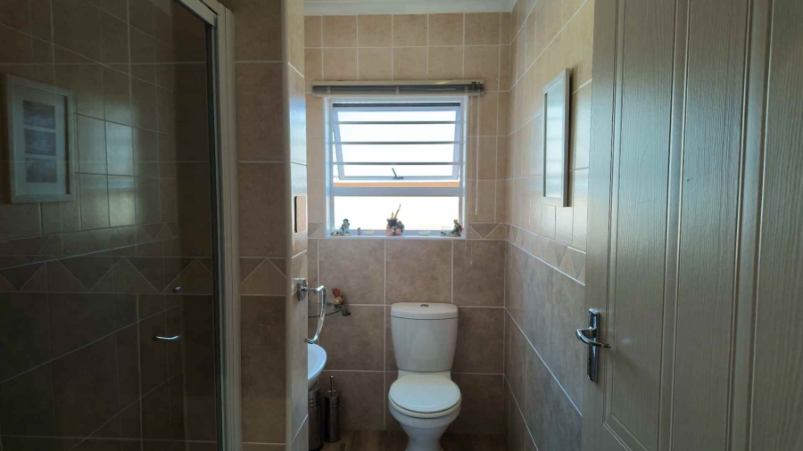 To Let 2 Bedroom Property for Rent in Oostersee Western Cape